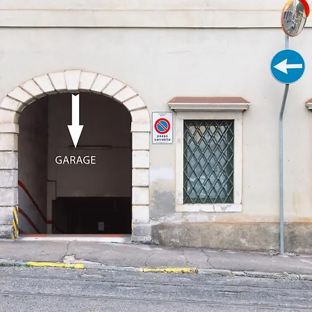 Pasolini E La Dei Ragazzi Di Apartamento